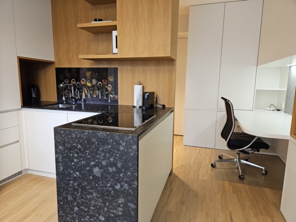 Übergangswohnung Am grünen Prater: Küche_Arbeitsplatz