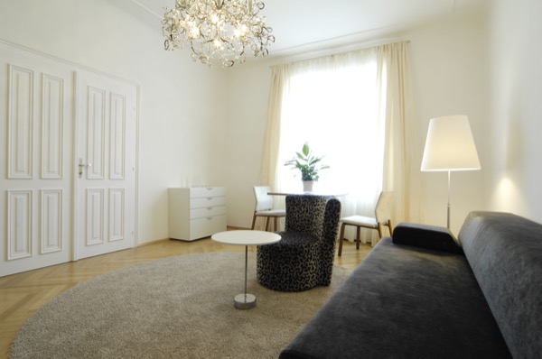 Übergangswohnung Klassikapartment Landstraße T28: Wohnzimmer